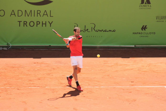 Adrián Menéndez