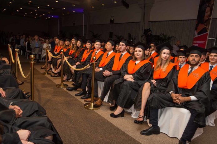 Graduación Les Roches1