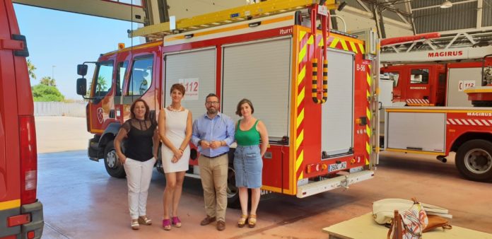 Foto PSOE Estepona con Bomberos