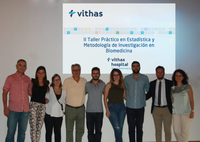 Alumnos del taller con el Dr. Gavilán