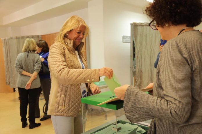 Foto voto Angeles Muñoz