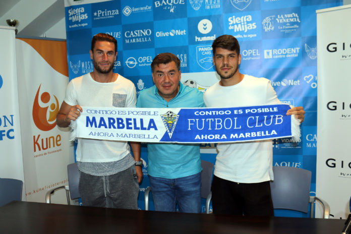 Foto del día de su presentación junto a Cruz