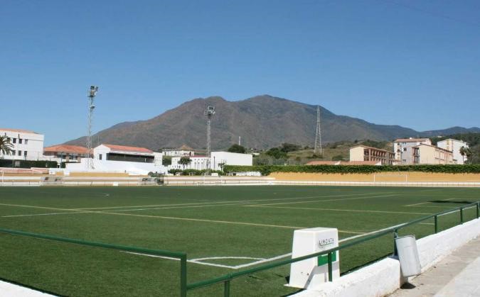 Barreras de protección campo fútbol San Fernando