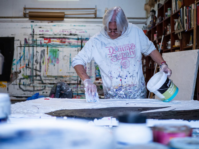 El artista en su estudio_El figurativismo de Alejandro Hermann aterriza en Ibiza_baja
