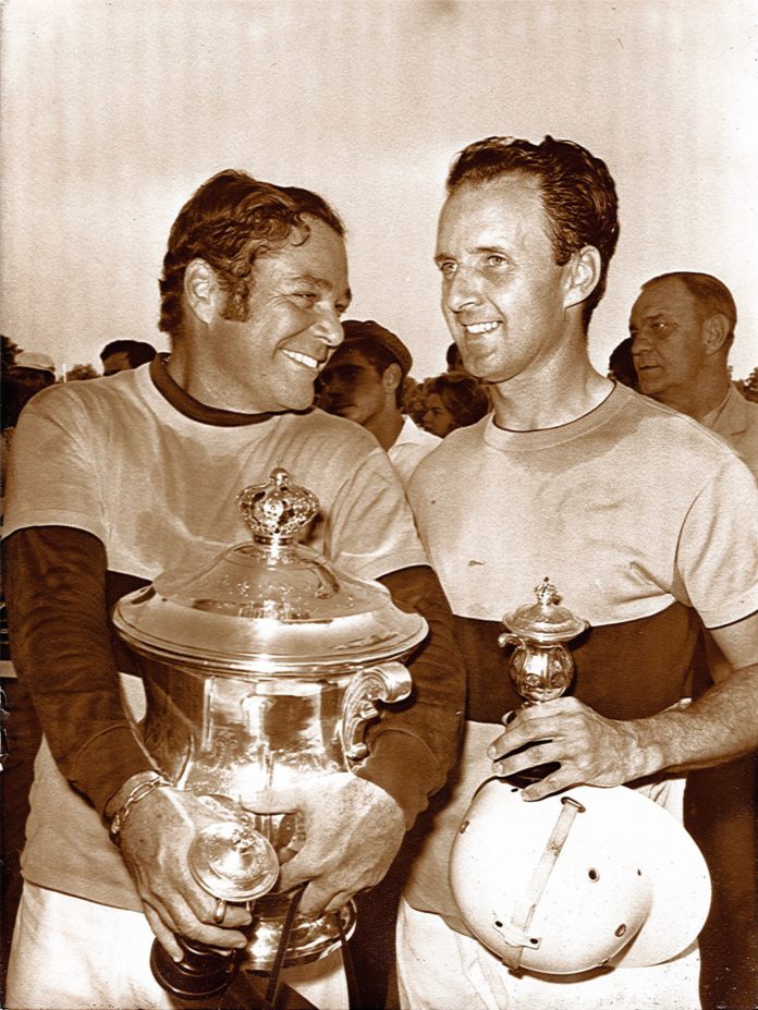 * Don Enrique Zóbel (izquierda) y Don Ramón Mora Figueroa, fundadores del Polo en Sotogrande.