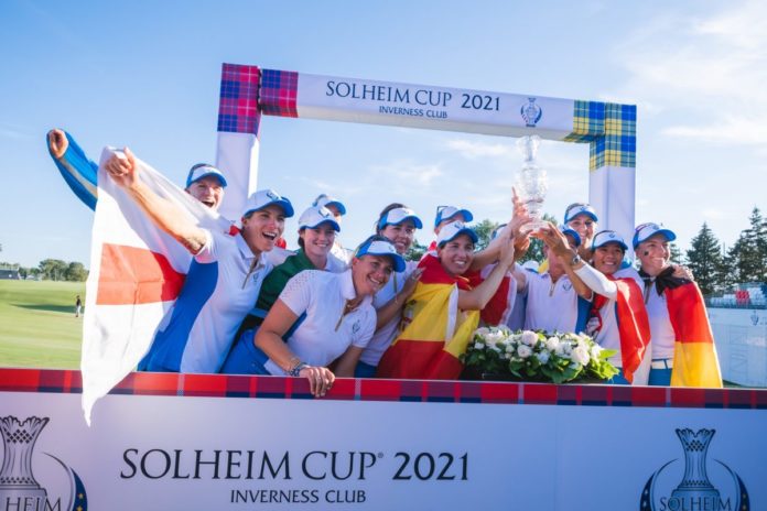 El-equipo-europeo-con-la-copa-1200x800