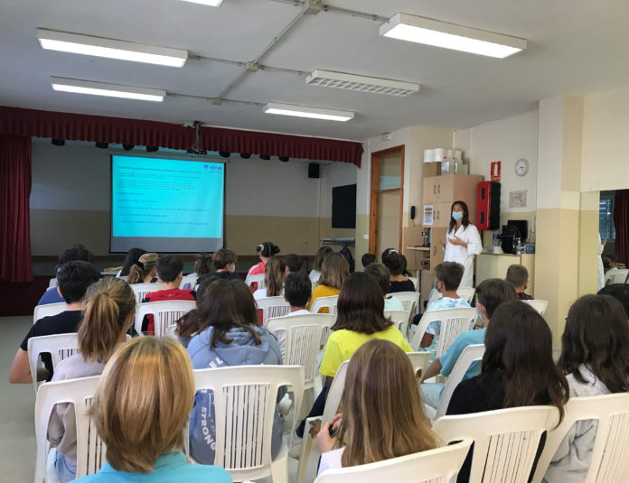 Aula Salud Vithas Xanit sobre higiene postural en el colegio