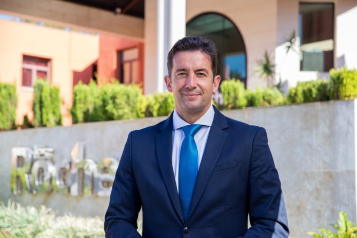 CarlosDíezdelaLastra_CEO Les Roches (2)