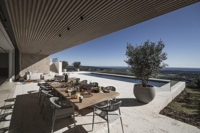 Villa-BLUE-by-ARK-Architects-5-1024x684