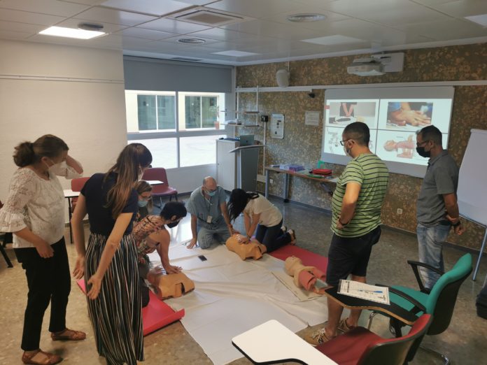 FOTO NOTA DE PRENSA_CURSO RCP BÁSICA PROFESORES
