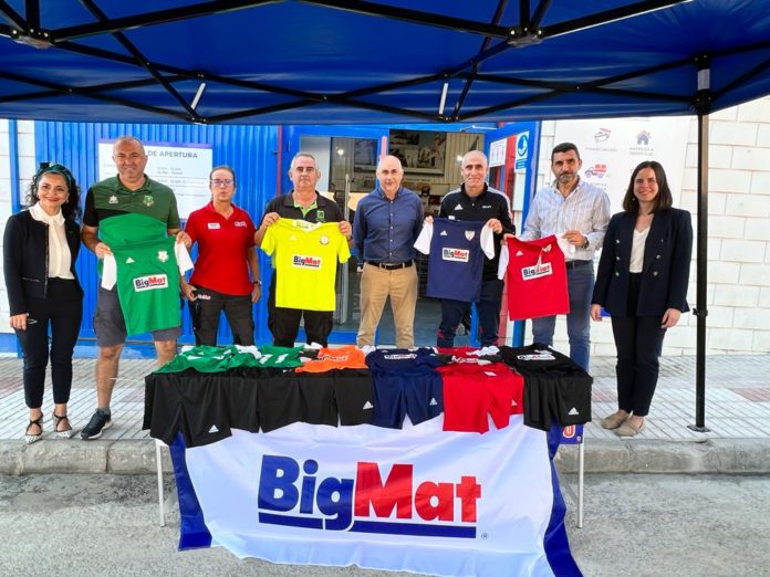 Entrega equipaciones Estepona