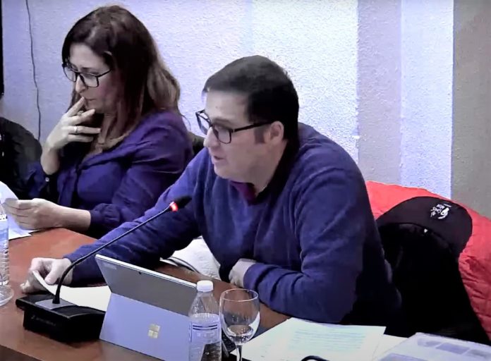 Rafael Oliva en el pleno