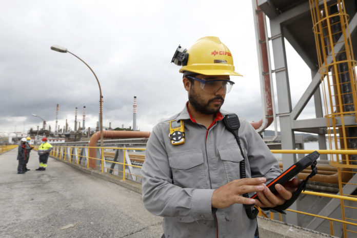 operador tablet CEPSA