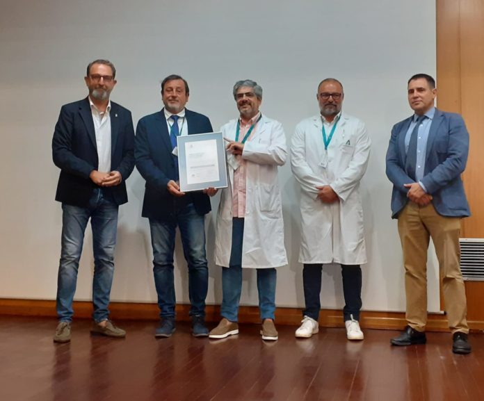 FOTO NOTA DE PRENSA ENTREGA CERTIFICACIÓN ACSA UROLOGÍA HUCS_1