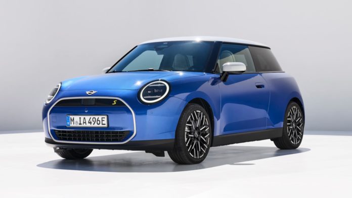 MINI-Cooper-SE-2024-14