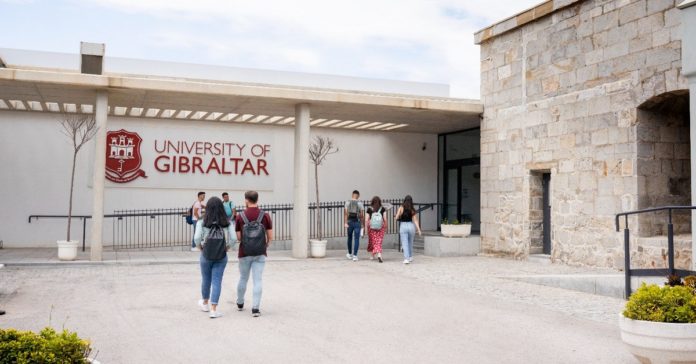 Entrada-al-Campus-de-Punta-Europa