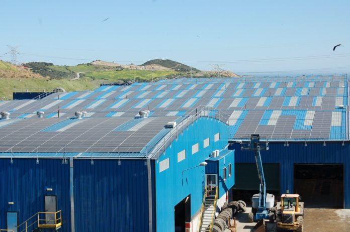 Foto Placas Solares Complejo Ambiental