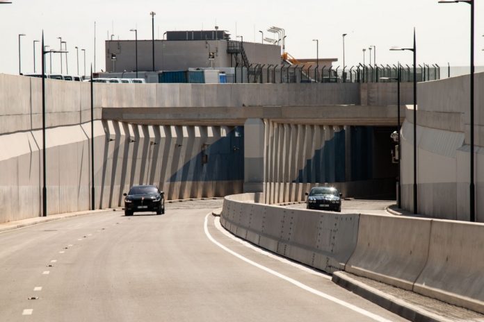 Los G1 de Caruana y Picardo, durante el recorrido inaugural del túnel