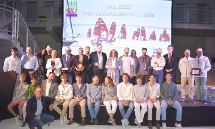 FOTO FAMILIA GALARDONADOS1
