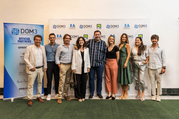 Charly Simon, Ana de Puig y asistentes