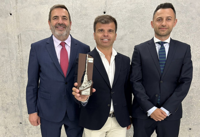 Escoba Platino (1)