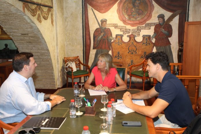 DOM3.- Reunión alcaldesa Marbella