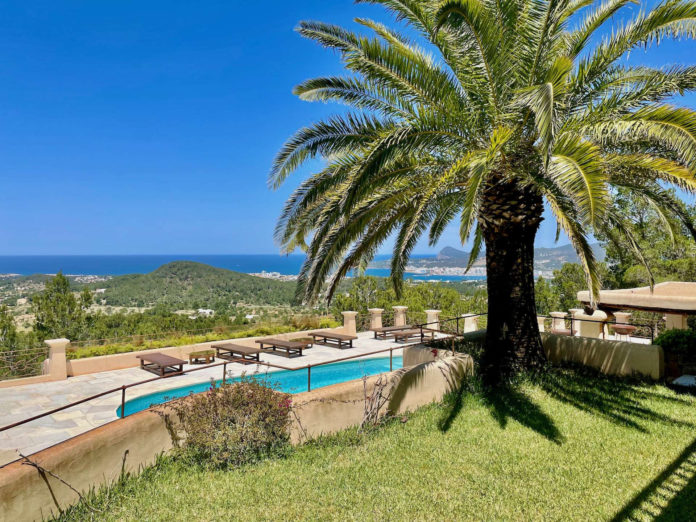 PLP.-Villa en venta en Ibiza