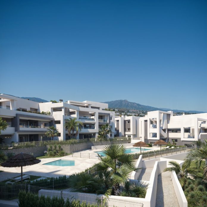 Panorámica de la nueva promoción Vanian Gardens IV de AEDAS Homes en Estepona.