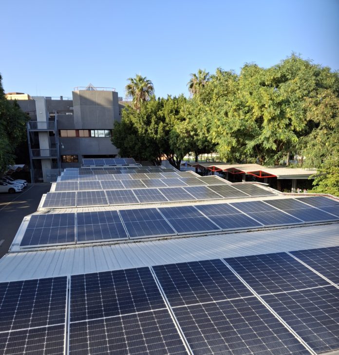 Parque solar aparcamiento APBA