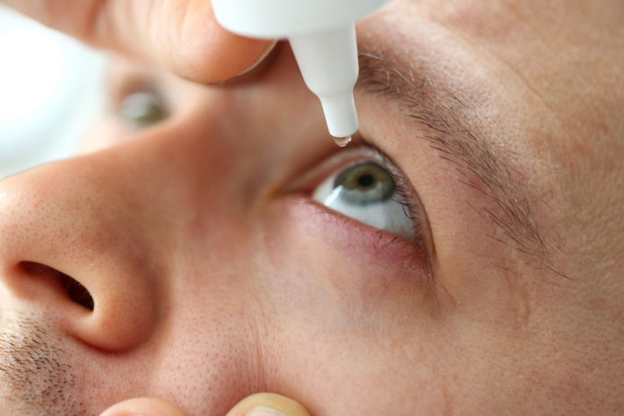 lagrimas-artificiales-aplicar-lentilas-ojos-salud-visual-vista-seco-1024x683